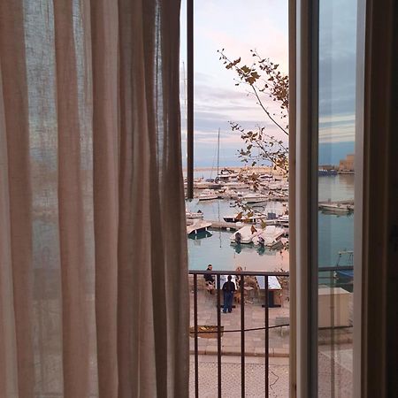 Maison Bleu Luxury Suite Sul Porto Di Trani Exterior foto