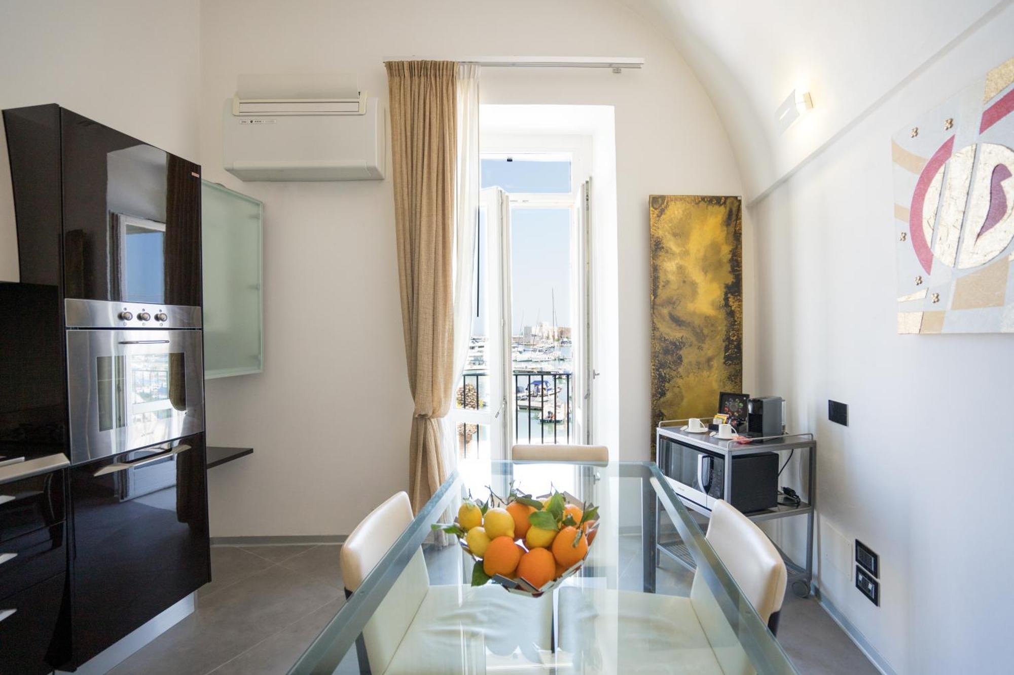 Maison Bleu Luxury Suite Sul Porto Di Trani Exterior foto